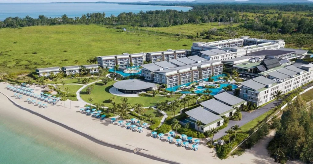 Le Meridien Khao Lak Resort & Spa