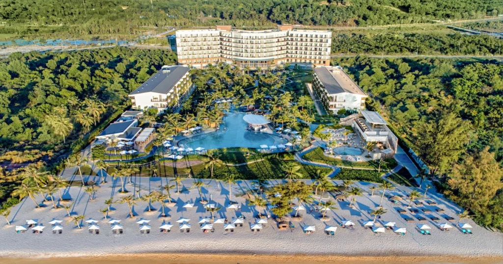 Luxury 4-star resort Meliá Vietnam view