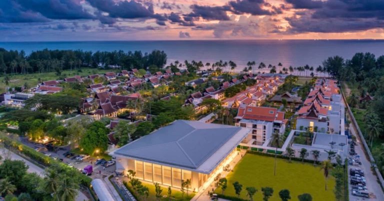5-star Marriott resort in Thailand for recreation internship