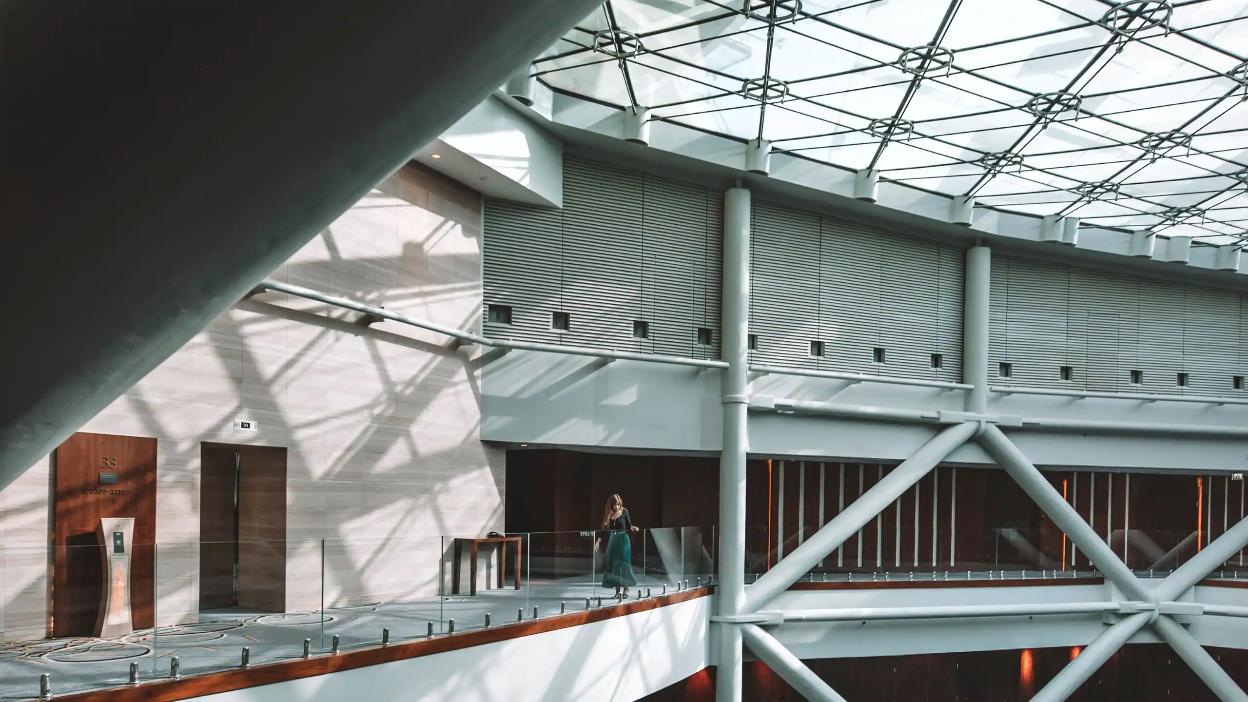 Andaz-Capital-Gate-Abu-Dhabi-P105-Atrium.16x9