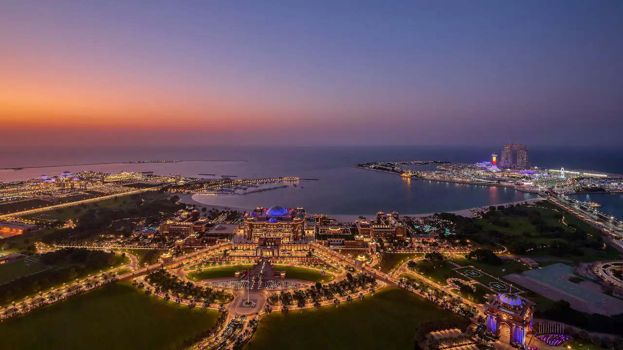 Grand-Hyatt-Abu-Dhabi-P173-Hotel-View-Emirates-Palace.16x9