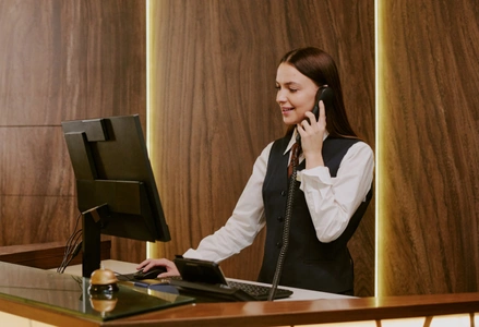 Intern in Front Office